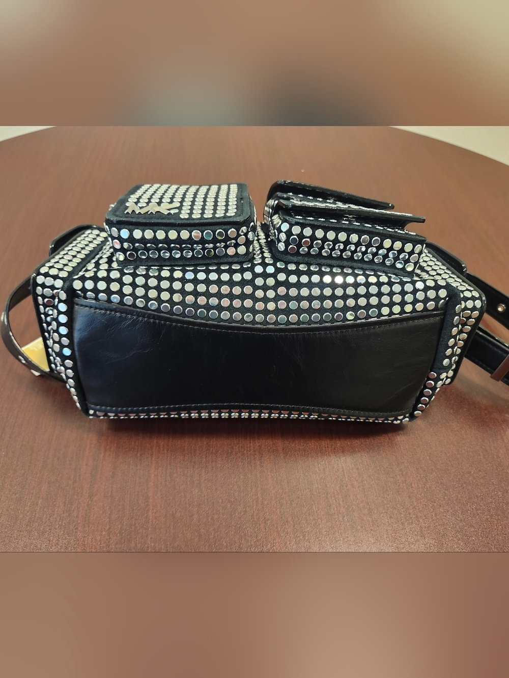 NWT Michael Kors Black/Silver Dakota MEDIUM Convertible Pocket Crossbody Bag - Picture 3 of 12